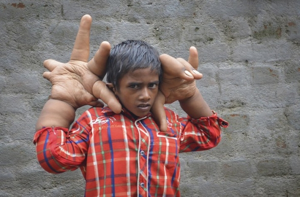 indien-mains-geante-enorme-5.jpg
