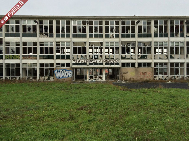 Superbes graffitis de Batman retrouvés dans un hangar abandonné !