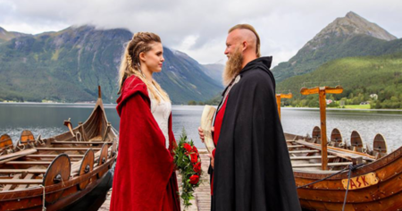 Ce couple norvégien s'est offert un véritable mariage traditionnel Viking !