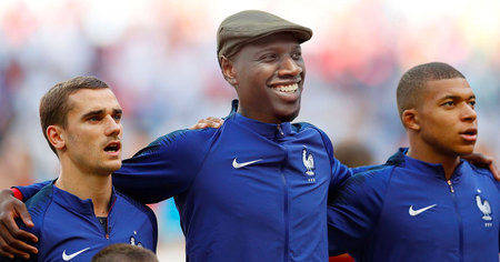 Lupin : Omar Sy incognito à l'Euro 2021 pour fêter la sortie de la saison 2 sur Netflix