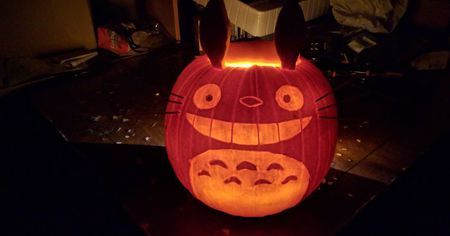 Ils rendent hommage au studio Ghibli pour Halloween en sculptant des citrouilles