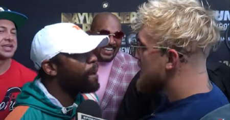 Logan Paul et son frère provoquent Floyd Mayweather, la conférence de presse dégénère (vidéo)