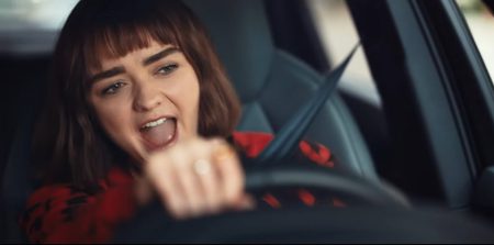 Maisie Williams chante Libérée, Délivrée, dans une pub pour Audi !