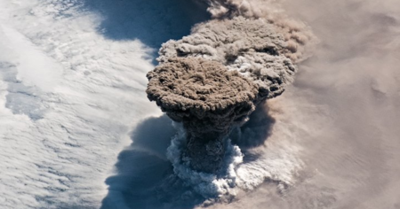 ISS : une photo incroyable prise depuis l'espace de l'éruption explosive du volcan Raikoke