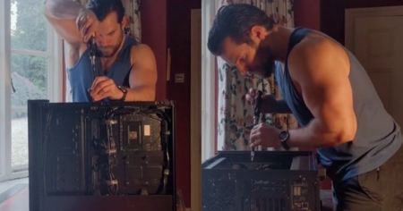 Henry Cavill affole Internet quand il fait le montage de son PC gamer !