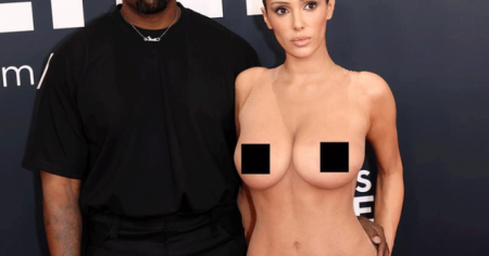 Grammy 2025 : Bianca Censori, la femme de Kanye West, scandalise avec sa robe transparente