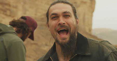 Quand Jason Momoa fait une vidéo hilarante pour dénoncer le plastique à usage unique