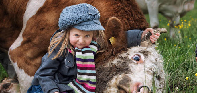 Il prend des photos WTF avec ses deux filles !