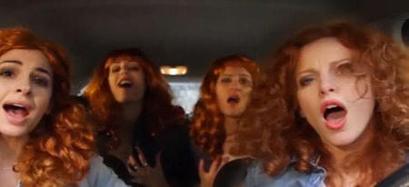 Quand 4 françaises parodient les 3 australiennes qui chantent dans leur voiture ça donne ça !