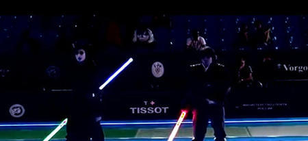 Un duel épique de sabre laser... à Moscou