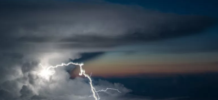 Ce pilote de ligne capture les orages dans le ciel et nous offre de magnifiques photos !