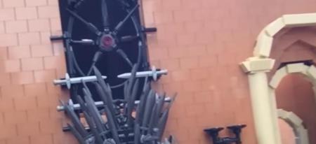 Un fan de Game of Thrones recrée le Donjon rouge en Lego