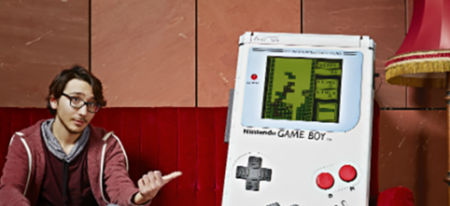 Découvrez le plus grand Game Boy du monde