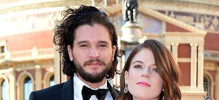 Voici la blague morbide que Kit Harington a fait à Rose Leslie pour le 1er avril !