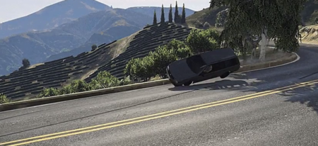 Un virage dans GTA Online provoque des accidents en série pour les PNJ en voiture !