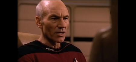 Le Capitaine Picard de Star Trek chante sa propre version de Let it snow pour Noël !