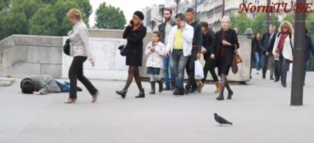 Une vidéo choc sur le poids des apparences dans la rue