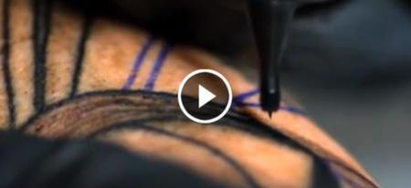 Un tatouage en slow-motion, découvrez comment fonctionne le dermographe