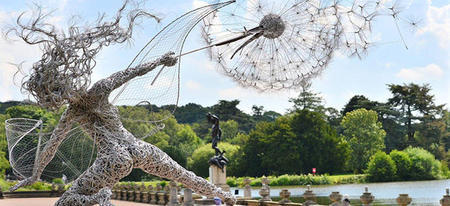 Admirez ces magnifiques sculptures de fées faites en inox