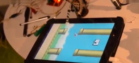 Des chinois inventent un robot capable de jouer à Flappy Bird