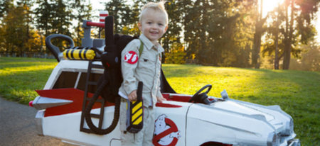 Petit Ghostbuster a reçu un Ecto-1 pour Halloween