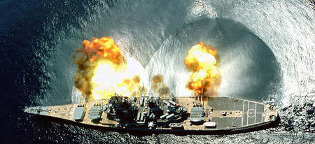 USS Iowa : le navire le plus puissant de l'US Navy en action