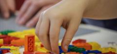 LEGO lance les briques en braille pour les enfants aveugles et malvoyants