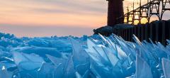 États-Unis : ces photos du lac Michigan après le passage du vortex polaire sont magiques