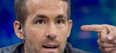 Alors qu'il est confiné et qu'il s'ennuie, Ryan Reynolds répond aux tweets des fans