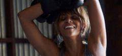 ''Boss Bitch Fight Challenge'' : quand Margot Robbie, Scarlett Johansson et Halle Berry se lancent dans une bagarre en plein confinement