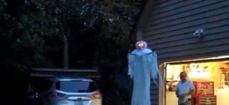 Un fantôme volant pour Halloween grâce à un drone