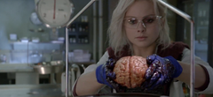 Une première bande annonce sanglante pour iZombie 