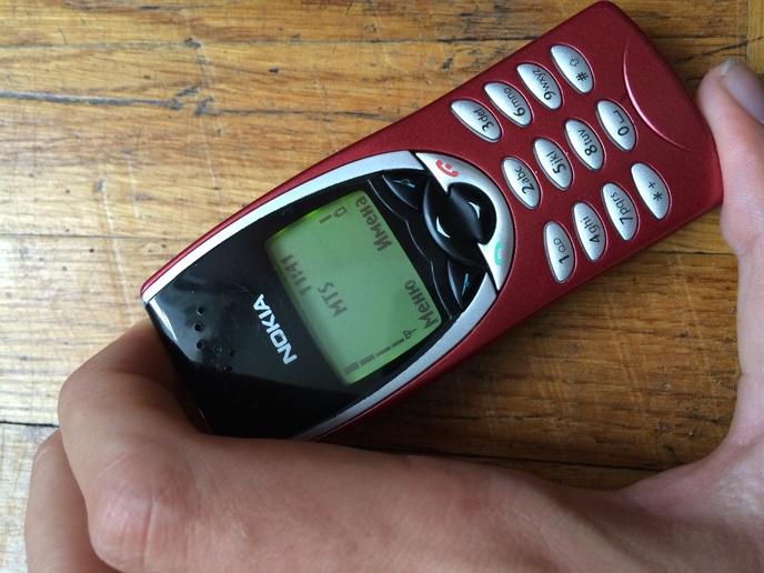 Pour rappel, le Nokia 8210 est sorti en 1999 et fut le téléphone le plus pe...