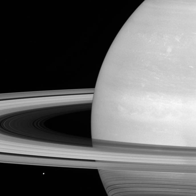 Mimas Près de Saturne