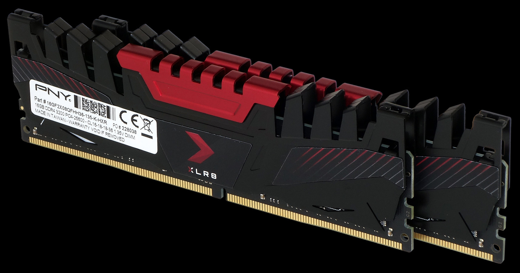 3200 MHz 16GB (2x8GB) DDR4 PNY XLR8 RAM 套件上的平衡