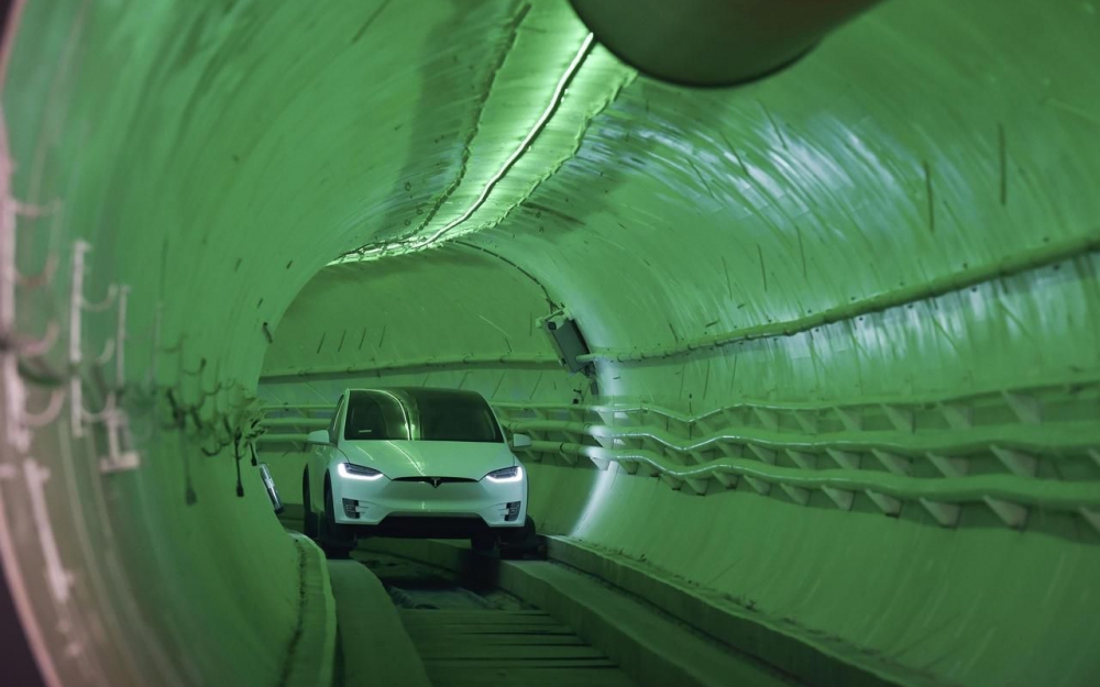 Elon Musk inaugure son premier tunnel sous Los Angeles