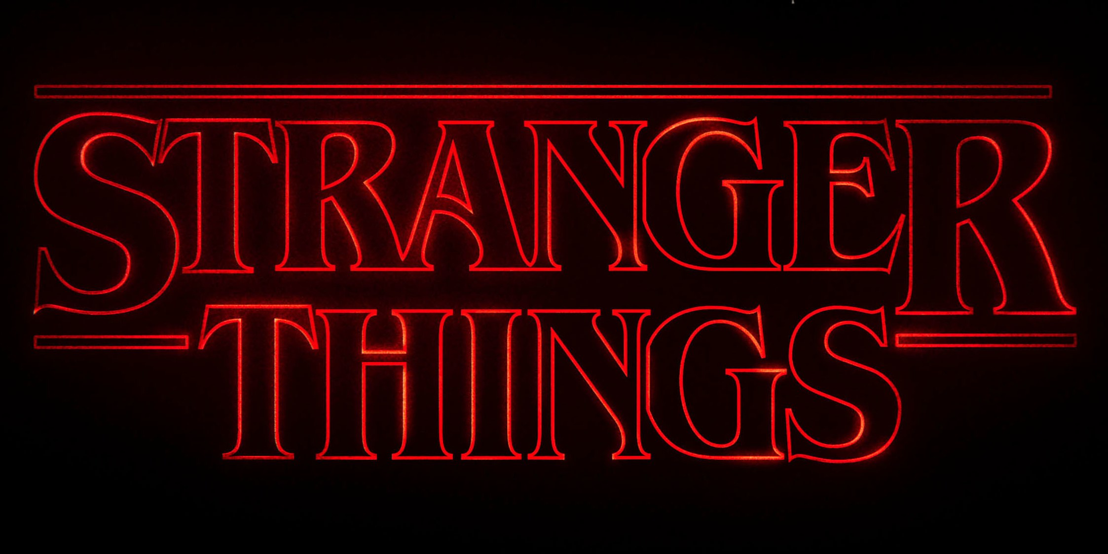 Stranger Things : les acteurs immortalisent la fin du tournage en photos et de nouvelles infos fuitent