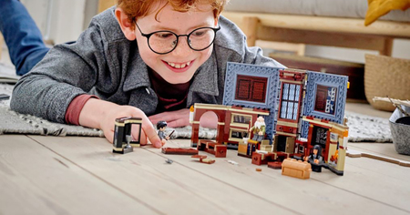 LEGO dévoile un nouveau set Harry Potter, Poudlard : le cours de sortilèges, disponible en précommande