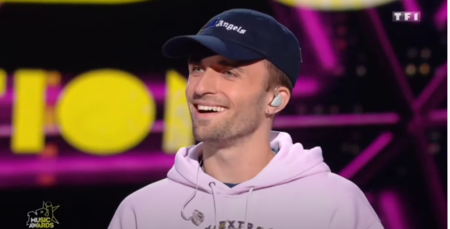 Squeezie : sa performance complètement folle aux NRJ Music Awards fait le buzz sur Twitter