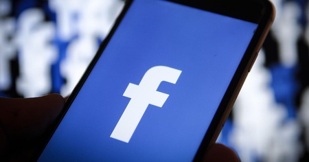 Facebook : Une étudiante dénonce des groupes privés faisant la promotion du revenge porn