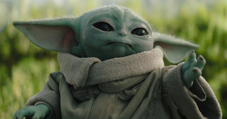 Baby Yoda est vraiment trop mignon dans sa capsule