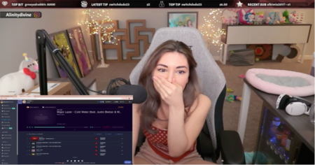 Twitch : une streameuse montre accidentellement des images pornographiques