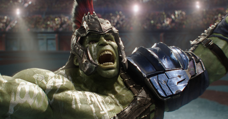 Thor : Ragnarok, cette figurine met en avant Hulk avec son armure de gladiateur