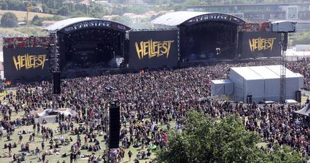 Coronavirus : les masques à l'effigie du Hellfest rencontrent un succès fulgurant