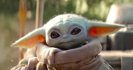 Star Wars : la figurine Baby Yoda animatronique est en promotion