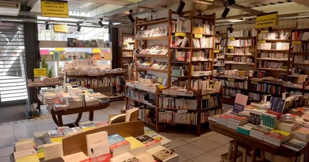 Reconfinement : faut-il rouvrir les librairies pour lutter contre Amazon ? [SONDAGE]