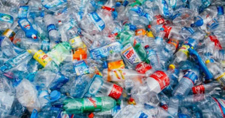 Une enzyme pour recycler le plastique à l'infini ? C'est possible !