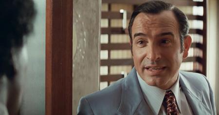 OSS 117 : Nicolas Bedos tacle le gouvernement en pleine promotion du film