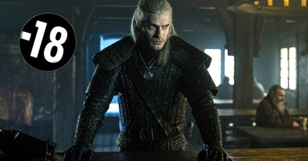 The Witcher : cette scène de sexe et de nudité qu'Henry Cavill ne voulait pas tourner