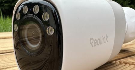 Test Reolink Atlas : caméra de surveillance pour l'extérieur avec panneau solaire